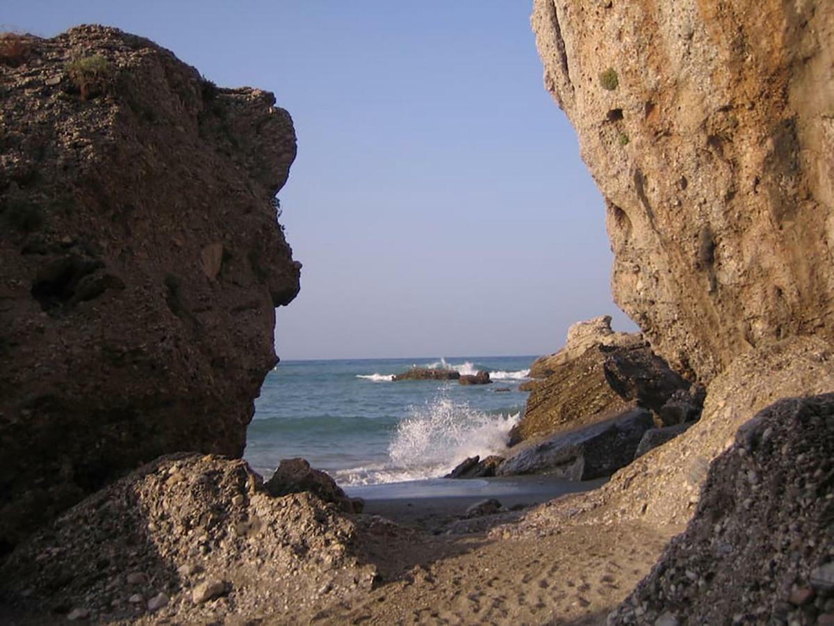 Beach And Mountains ฟรีฮิเลียนา ภายนอก รูปภาพ